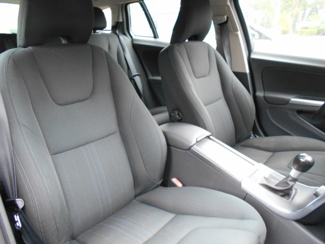 VOLVO V60 T3 Kinetic 150pk  NL-auto !!! Autobedrijf Germs Zweeloo, 7851 AA Zweeloo