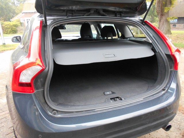 VOLVO V60 T3 Kinetic 150pk  NL-auto !!! Autobedrijf Germs Zweeloo, 7851 AA Zweeloo