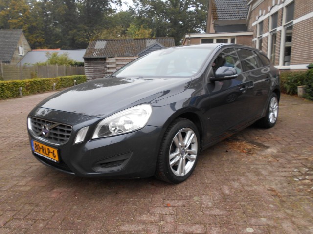 VOLVO V60 T3 Kinetic 150pk  NL-auto !!! Autobedrijf Germs Zweeloo, 7851 AA Zweeloo