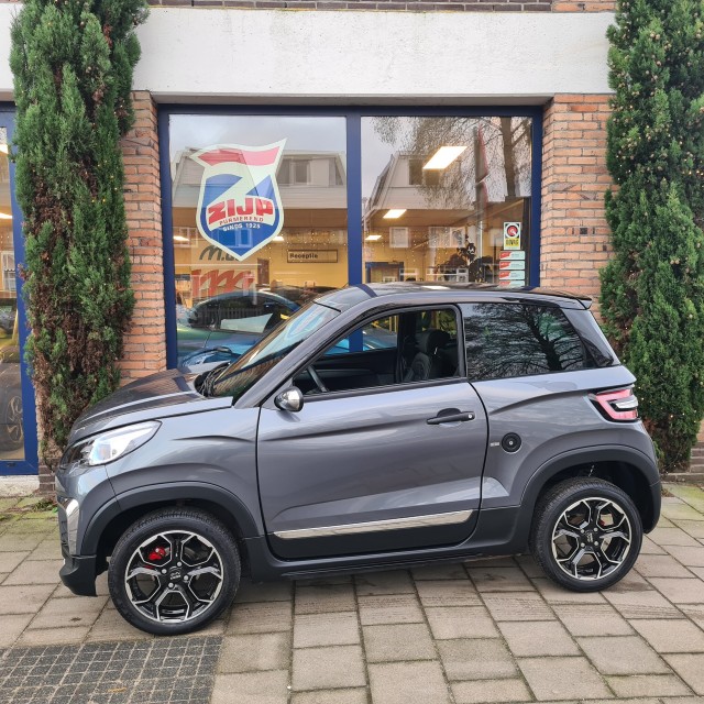 LIGIER JS60 L CHIC SUN          STUURBEKRACHTIGING + AIRCO, Automobielbedrijf Zijp, Purmerend