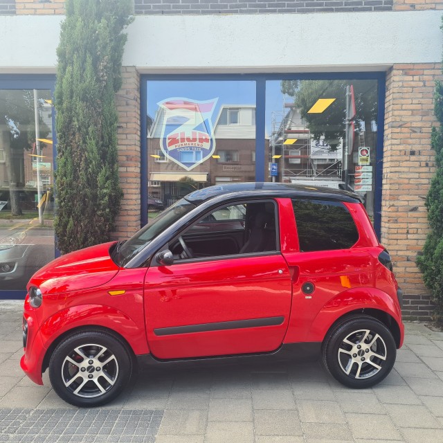 MICROCAR M.GO 6X SUN  MET AIRCO + STUURBEKRACHTIGING LAGE KM.STAND, Automobielbedrijf Zijp, Purmerend