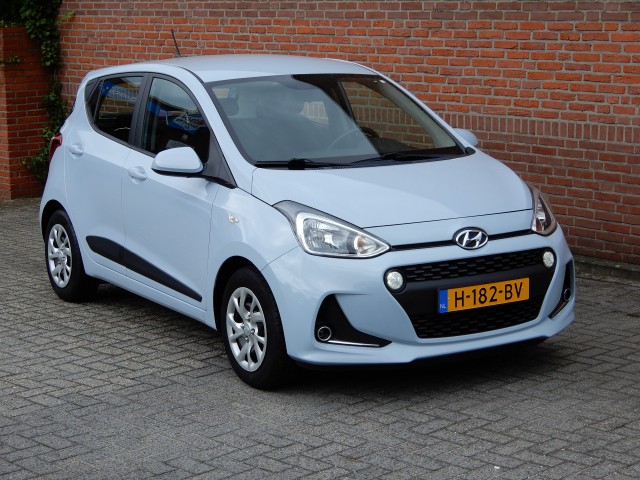 Hyundai I10 - 1.0I COMFORT   Let op 6129 km NAVIGATIE  CAMARA