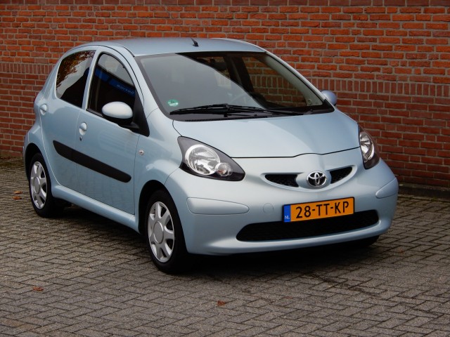 Toyota Aygo - 1.0-12V +  