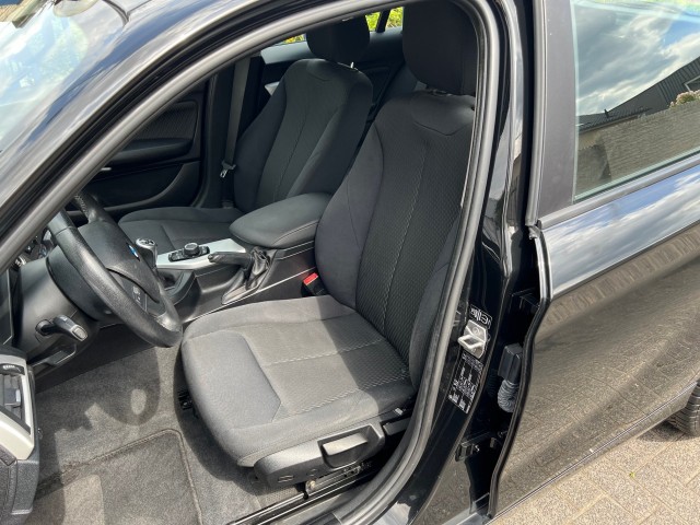 BMW 1-SERIE 114I BUSINESS+ ECC PDC LM Velgen Zeer Mooi Timmermans Auto, 5591 RB Heeze
