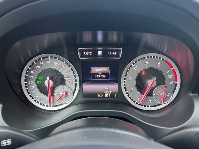 MERCEDES-BENZ A-KLASSE 200 AMBITION NAVI PDC 18 LM NIEUWE 4 SEIZOENEN BANDEN Timmermans Auto, 5591 RB Heeze