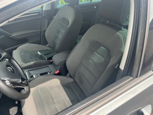 VOLKSWAGEN GOLF 1.4 TSI HL BNS R NAVI PDC V+A XENON LED Timmermans Auto, 5591 RB Heeze
