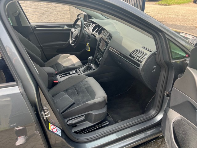 VOLKSWAGEN GOLF 1.4 TSI HL BNS R NAVI PDC V+A XENON LED Timmermans Auto, 5591 RB Heeze
