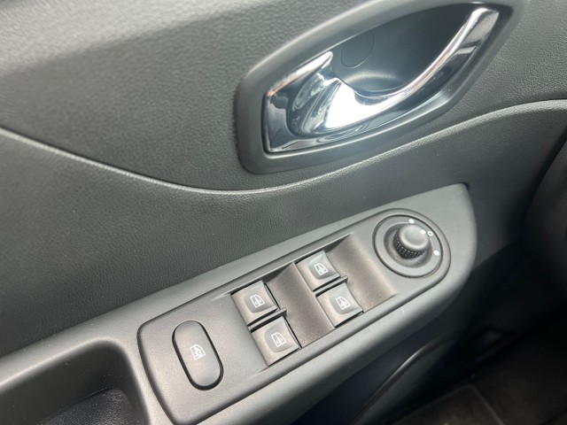 RENAULT CAPTUR 0.9 TCE LIMITED Timmermans Auto, 5591 RB Heeze