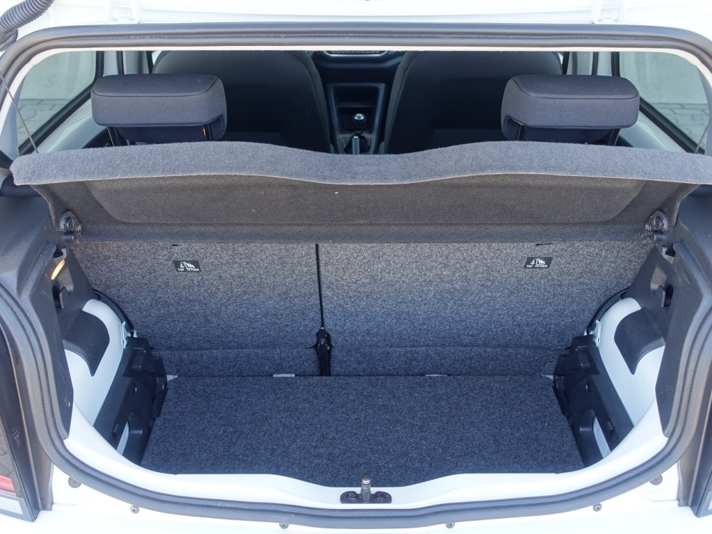 VOLKSWAGEN, UP