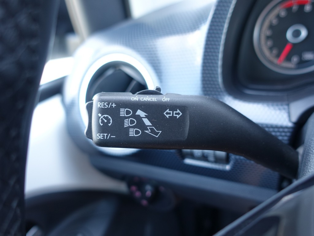 VOLKSWAGEN, UP