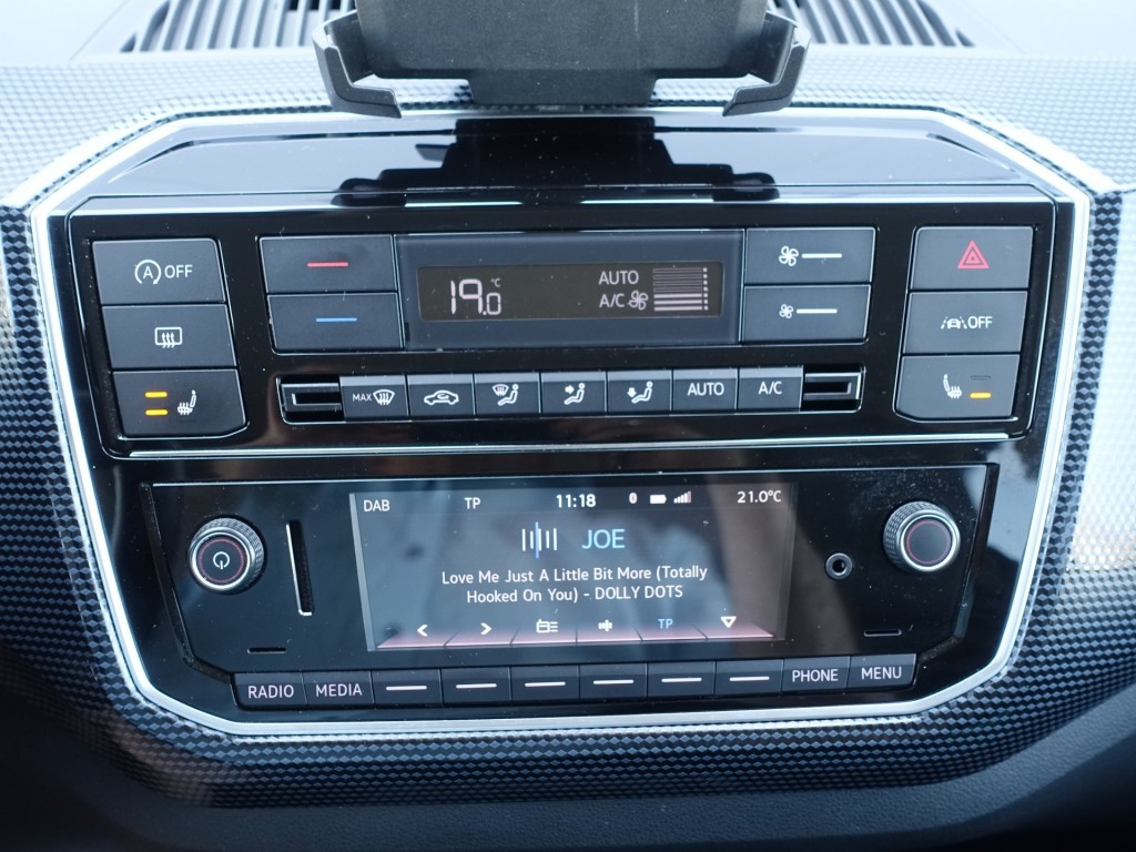 VOLKSWAGEN, UP