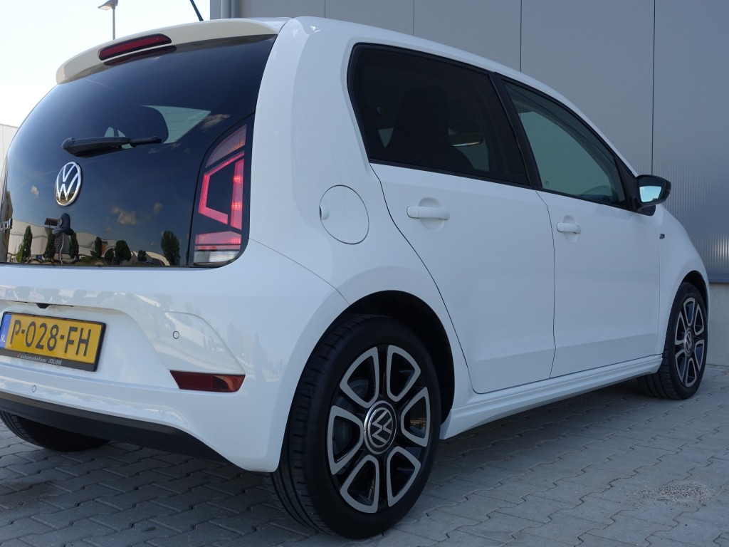 VOLKSWAGEN, UP