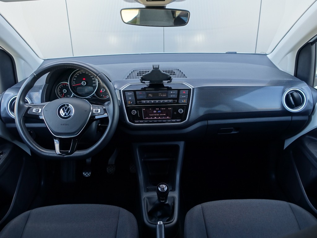 VOLKSWAGEN, UP