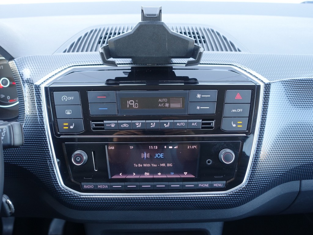VOLKSWAGEN, UP