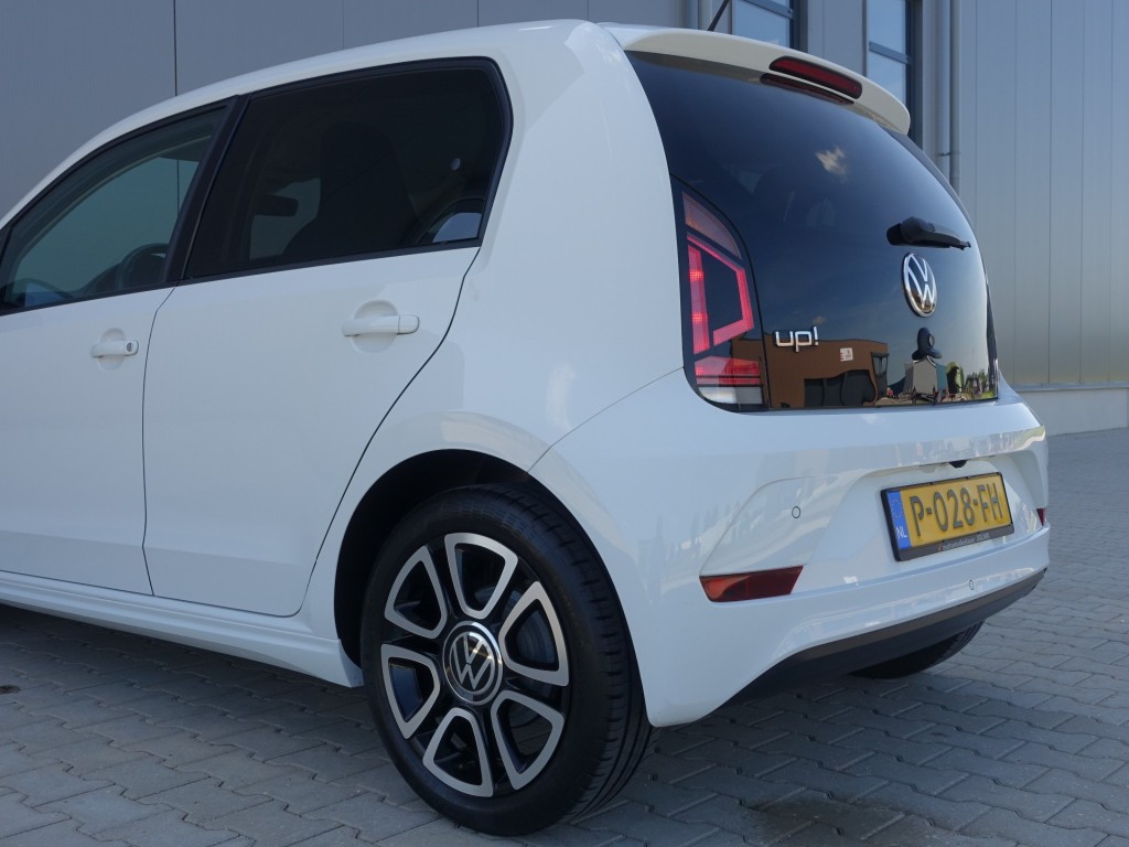 VOLKSWAGEN, UP