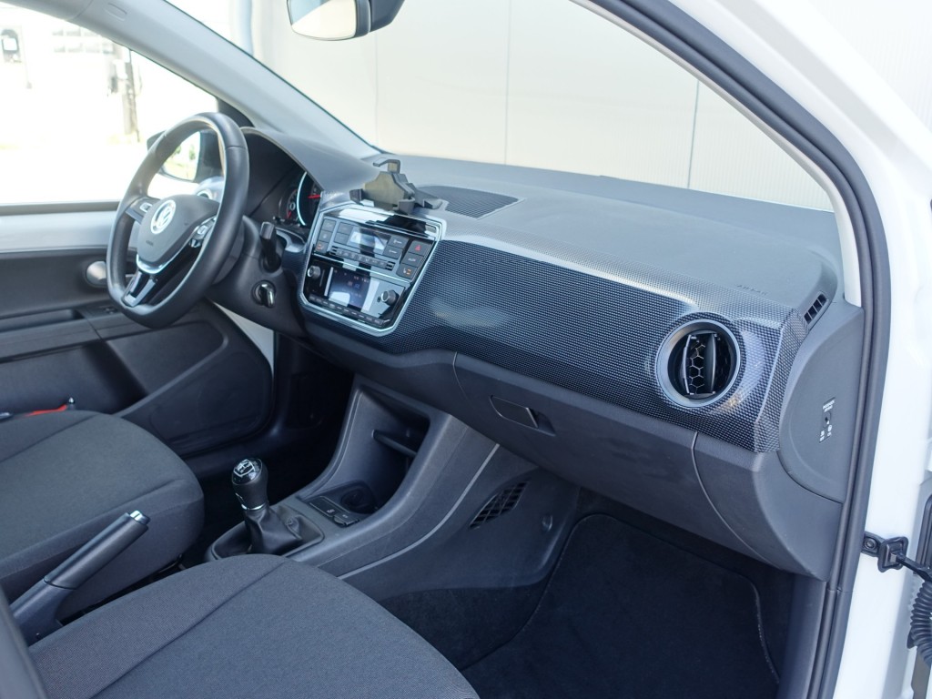 VOLKSWAGEN, UP