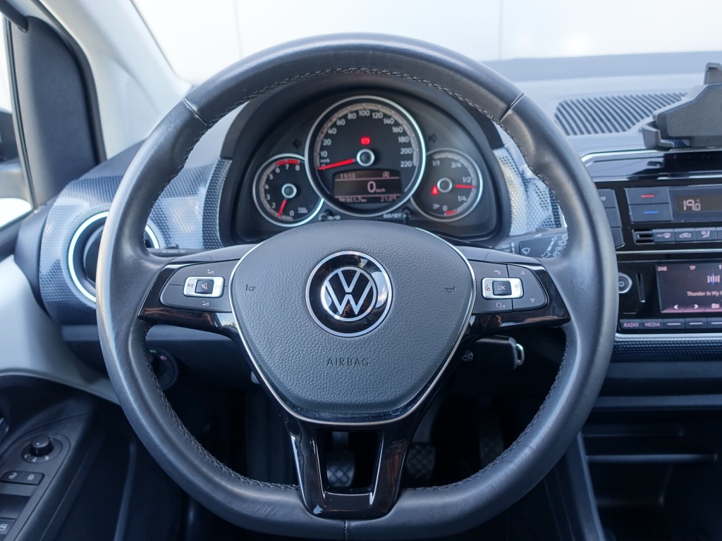VOLKSWAGEN, UP