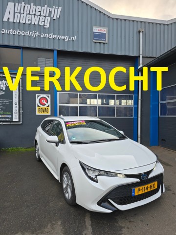 TOYOTA COROLLA 1.8 HYBRID ACTIVE, TREKHAAK, CAMERA, MOOIE AUTO!, Bovag Autobedrijf Andeweg, Zegveld