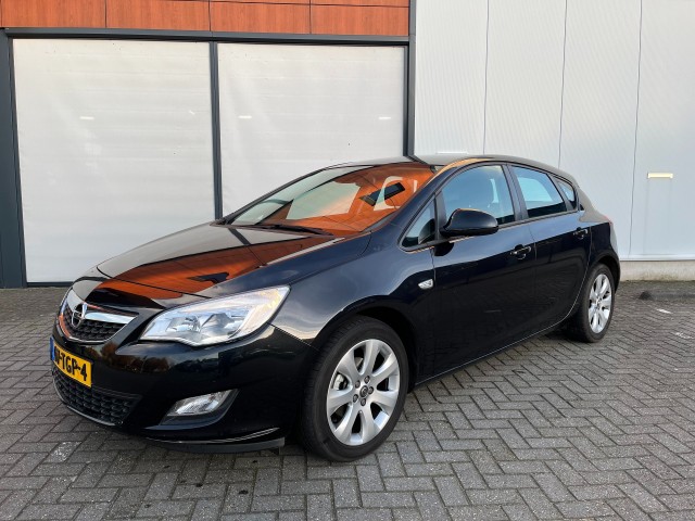 OPEL ASTRA 1.4 turbo 140 pk Edition-navi-trekhaak, Autobedrijf Struik, Wesepe