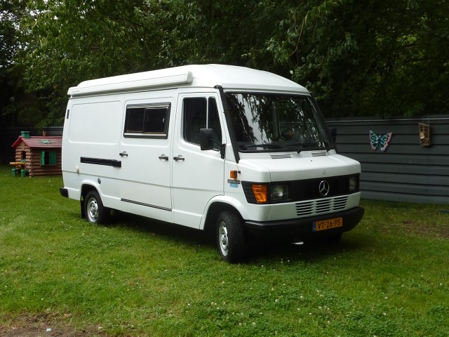 MERCEDES-BENZ 208 208 Diesel  Camper Van, Autovakmeester Joop van Mil, KERKRADE