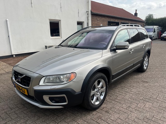 VOLVO XC70 3.2 AWD Summum Schuifdak Stoelventilatie Stoelverwarming , Autobedrijf Goos, Breda