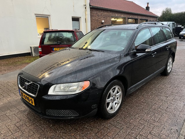 VOLVO V70 2.5T Automaat PDC, Autobedrijf Goos, Breda