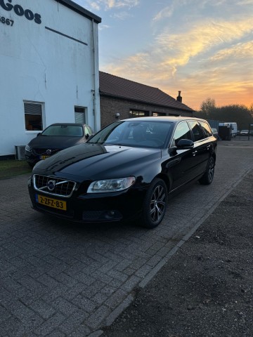 VOLVO V70 T4 Limited Edition Stoelverwarming PDC, Autobedrijf Goos, Breda