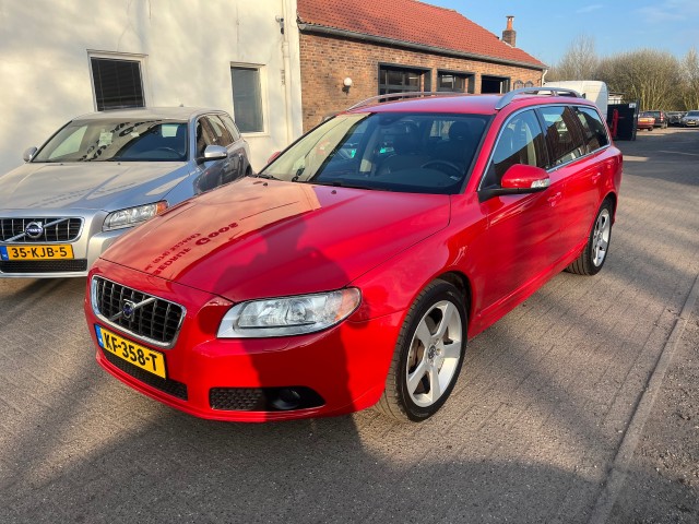 VOLVO V70 3.2 AWD Summum, Autobedrijf Goos, Breda