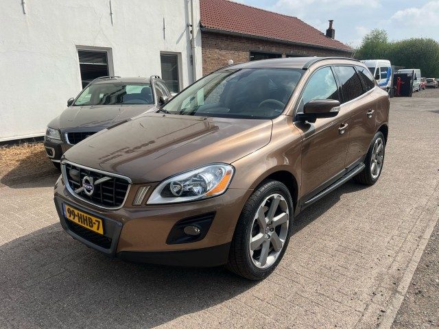 VOLVO XC60 T6 AWD INCL. BTW Adapt. Cruise, DVD, Stoelverwarming Trekhaak, Autobedrijf Goos, Breda