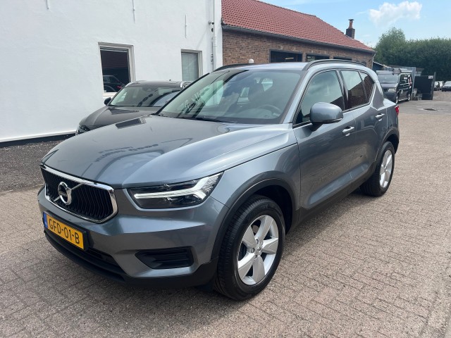 VOLVO XC40 T3 Momentum , Autobedrijf Goos, Breda