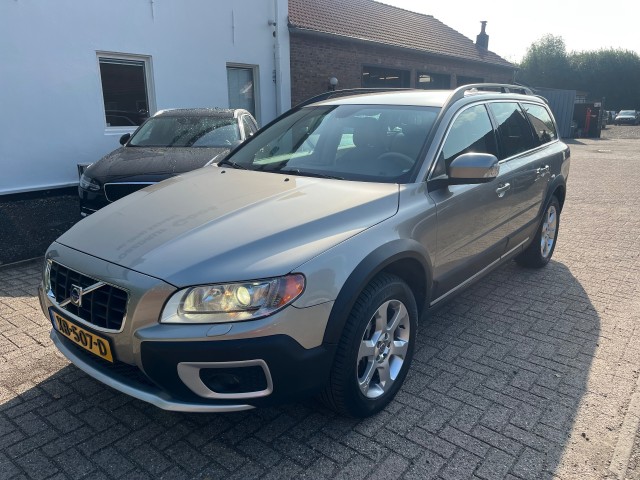 VOLVO XC70 2.4D AWD Summum, Autobedrijf Goos, Breda