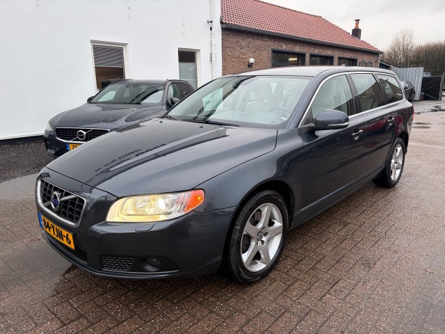 VOLVO V70 D3 Summum Automaat, Autobedrijf Goos, Breda