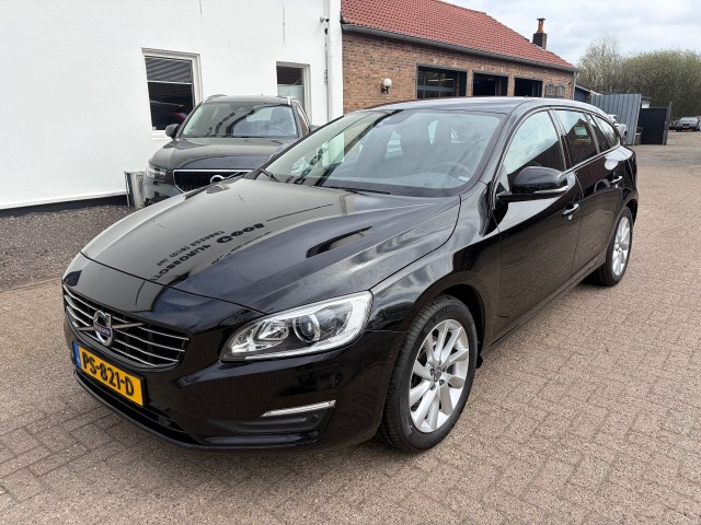 VOLVO V60 T3 Dynamic Sport, Autobedrijf Goos, Breda