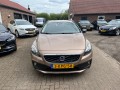 VOLVO V40 CC T4 Momentum, Autobedrijf Goos, Breda