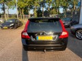 VOLVO V70 D5 Summum Automaat Trekhaak, Autobedrijf Goos, Breda