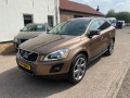 VOLVO XC60 T6 AWD INCL. BTW Adapt. Cruise, DVD, Stoelverwarming Trekhaak, Autobedrijf Goos, Breda