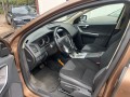 VOLVO XC60 2.0 T Momentum, Autobedrijf Goos, Breda