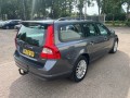 VOLVO V70 2.5 T Momentum, Autobedrijf Goos, Breda