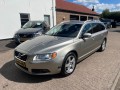 VOLVO V70 2.5T Momentum Xenon Stoelverwarming Trekhaak Autobedrijf Goos, Breda