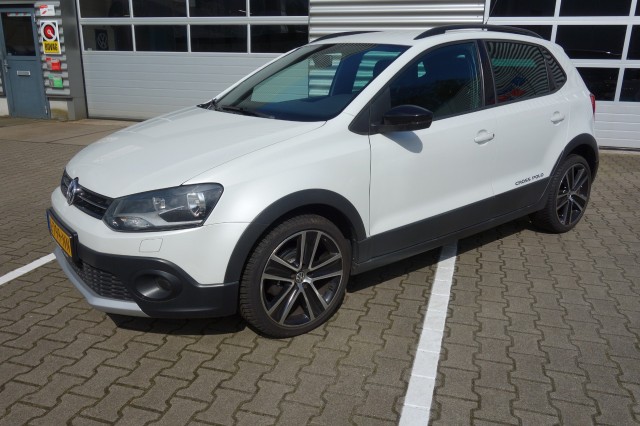 VOLKSWAGEN POLO 1.2 TSI CROSS, All season, PDC, Sonneveld Groothuis Autoservice, Delden