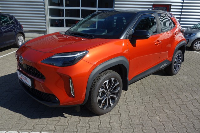 Toyota Yaris cross - 1.5 HYBRID DYNAMIC, Winterpakket, All Season, BiTone