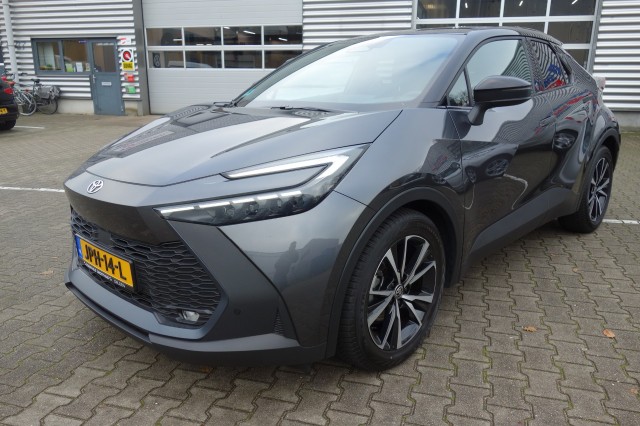 TOYOTA C-HR 1.8 HYBR 140 Team D, All season, Fabrieksgarantie, Sonneveld Groothuis Autoservice, Delden