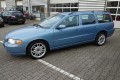 VOLVO V70 2.5T MOMENTUM, Trekhaak, All Season 17 Inch, Sonneveld Groothuis Autoservice, Delden