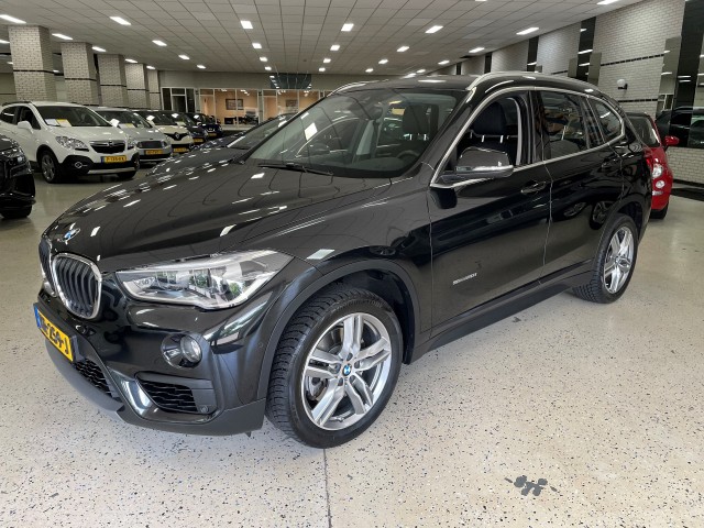 Bmw X1 - 2.0i 192pk Automaat Navigatie LED Cruise PDC Trekhaak