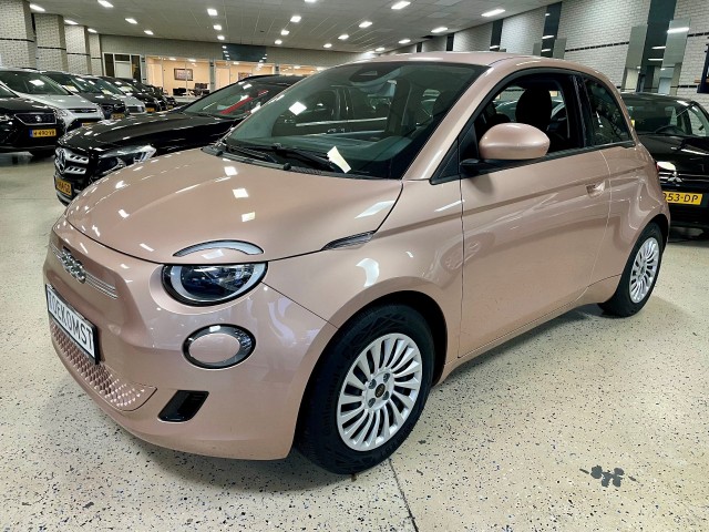 Fiat 500e - Fiat 500e  24kWh 95pk AUTOMAAT / AIRCO /  USB / ELEKTRISCH