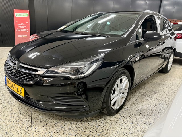 OPEL ASTRA 1.6 CDTI ONLINE ED./ Airco / Cruise / Navi / afn.Trekhaak/ Bluetooth, Autobedrijf de Toekomst B.V., Vlijmen