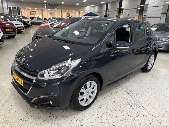PEUGEOT 208 1.2 PURET. SIGNATURE, Autobedrijf de Toekomst B.V., Vlijmen