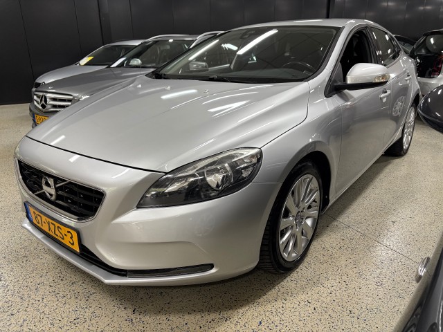 VOLVO V40 1.6 D2 KINETIC, Autobedrijf de Toekomst B.V., Vlijmen