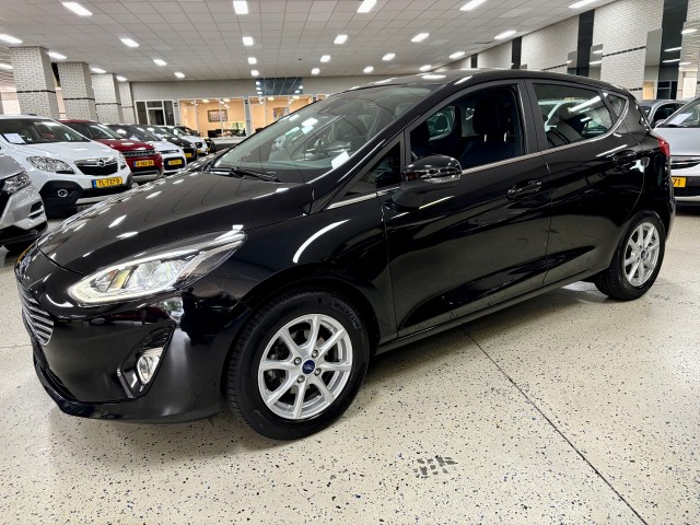 Ford Fiesta - 1.0 ECOB. TITANIUM / Climat / Cruise / Navigatie / Dab / Multimedia