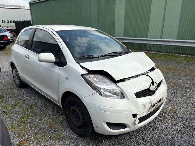 Toyota Yaris - 1.0 VVTI COOL / Voorschade , Rijdend / Airco / CV